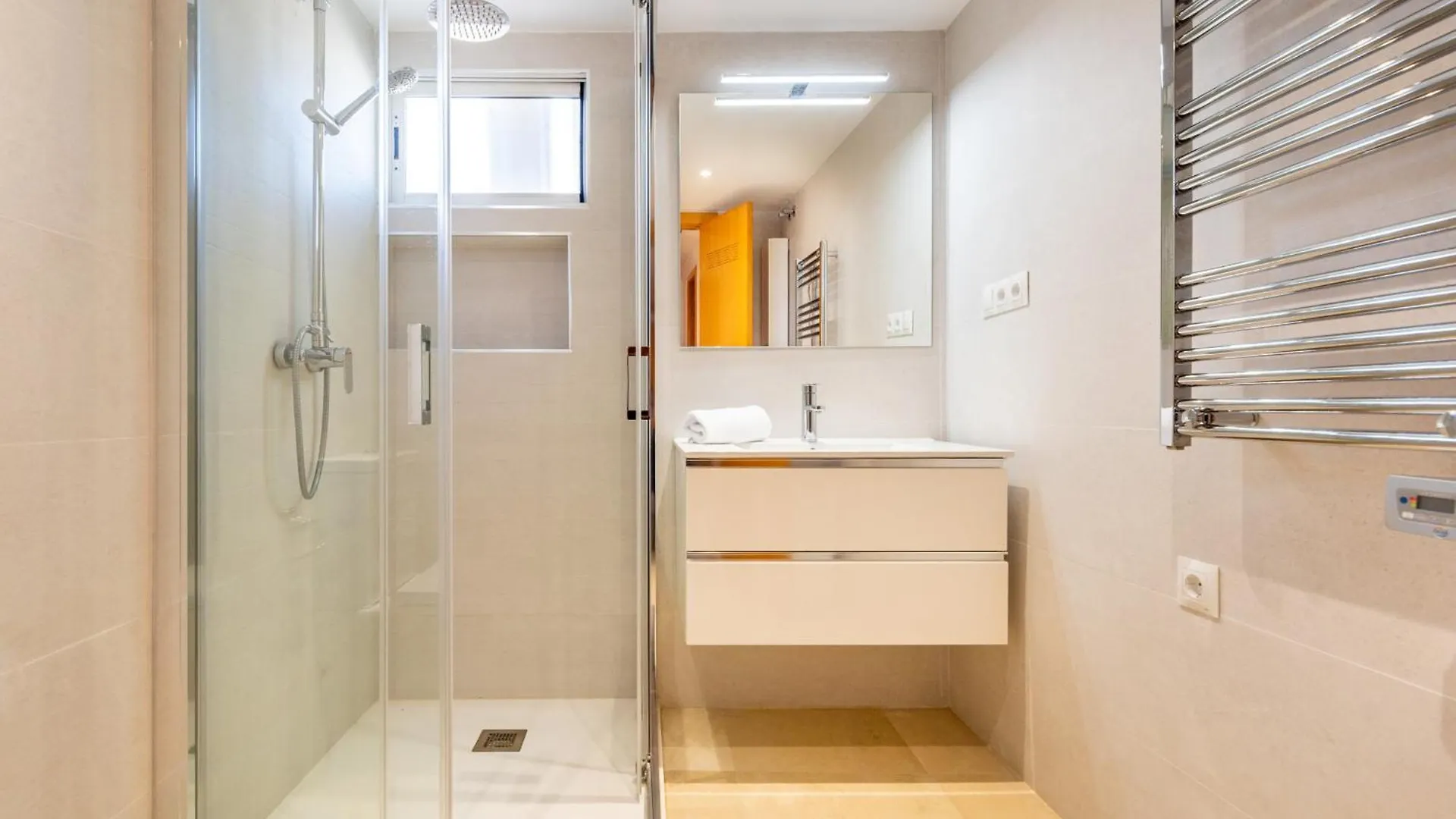 Appartement La Carihuela Beachfront II - Comfort, Style & Sea Views Torremolinos