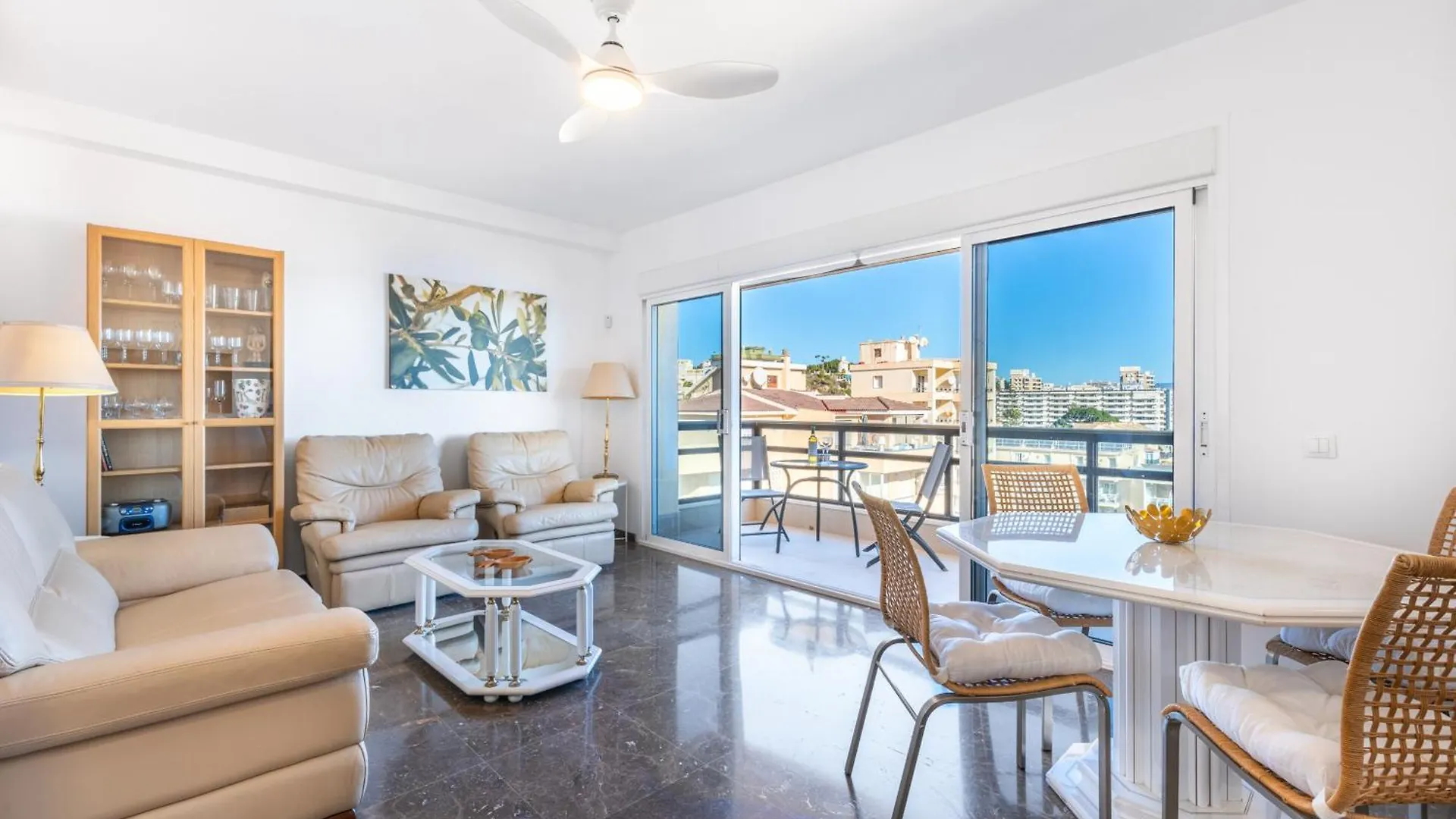 La Carihuela Beachfront II - Comfort, Style & Sea Views Торремолинос